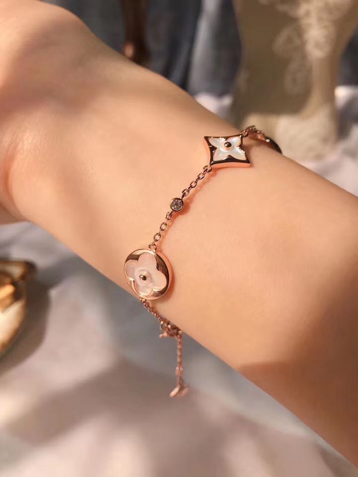 Colour Blossom BB Multi-Motif Bracelet, Pink Gold, White Mother-Of-Pearl  and Diamonds - Categories Q95596