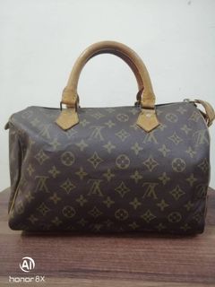 (Category: ) located in . Submitted by az.bundle.preloved (Listing ID 1083795144, Image 1). Description: .