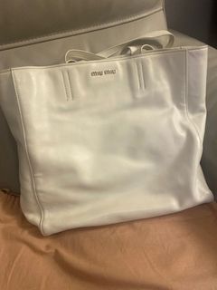 （分類：）位於 。 由 kellyp27 提交（商品編號 1083865864，圖片 1）。簡介： 。