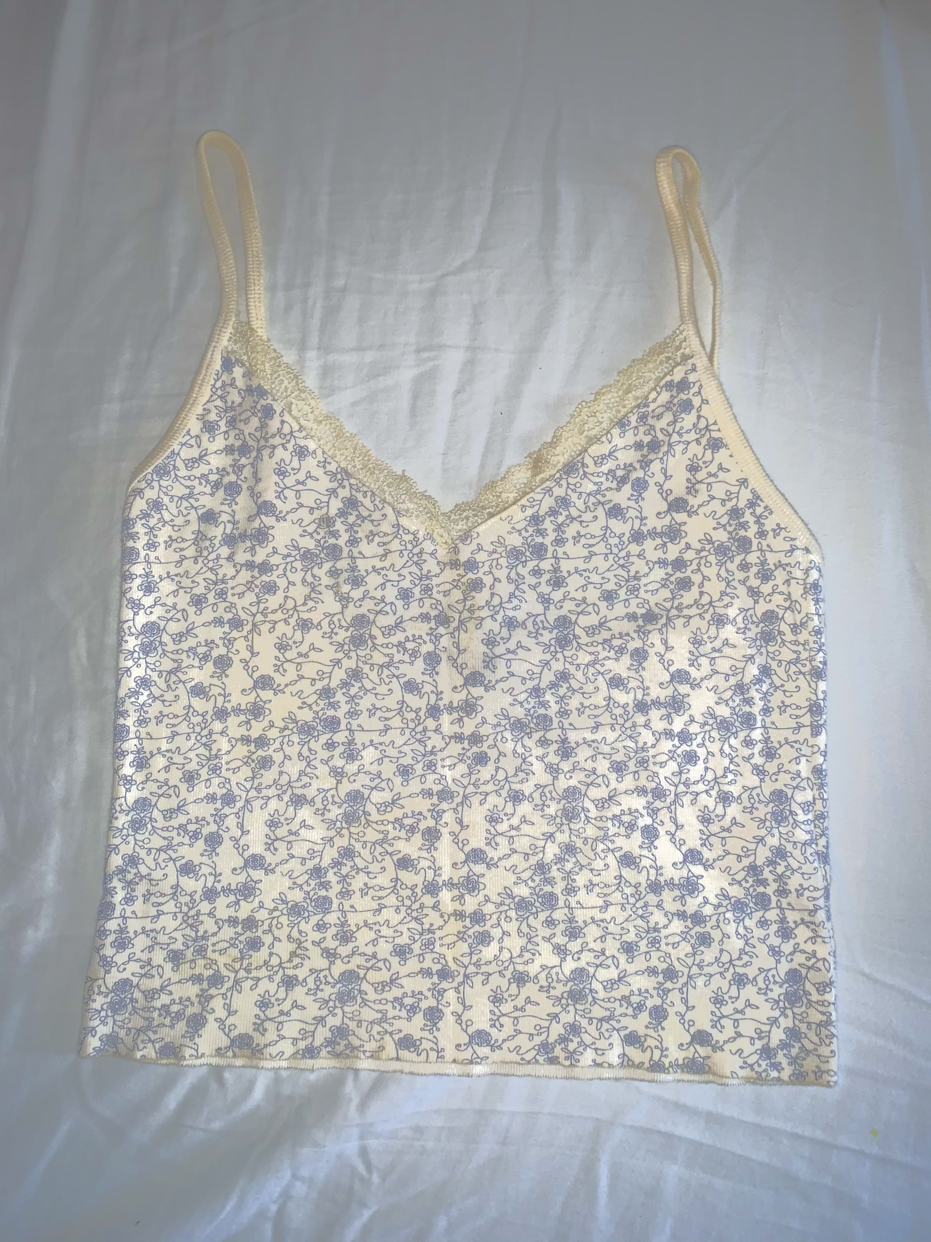 Rare Nicolette Tank Brandy Melville, Women's Fashion, Tops, Other Tops ...