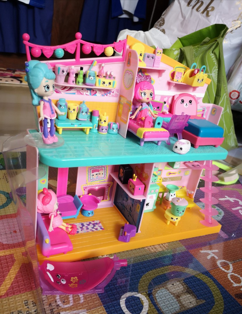 Shopkin house with dolls and stuff, Hobbies & Toys, Toys & Games on ...