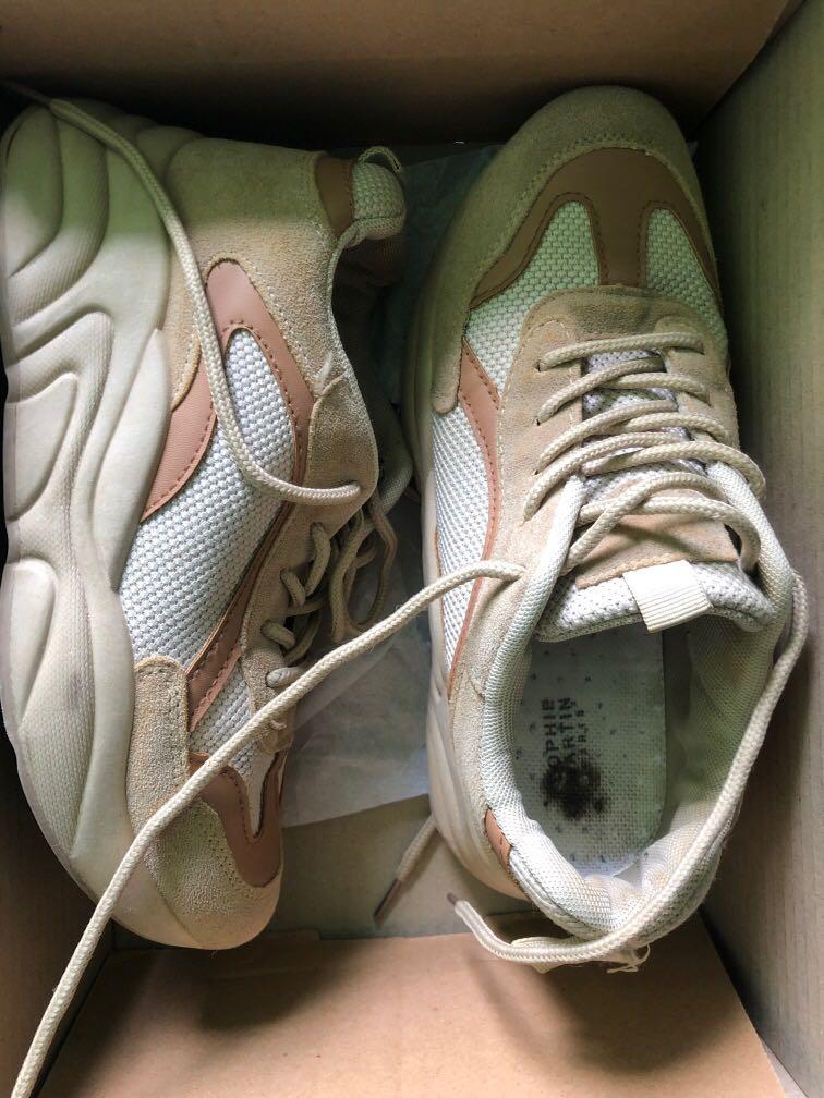 Sneakers brown sophie martin Fesyen Wanita Sepatu di Carousell