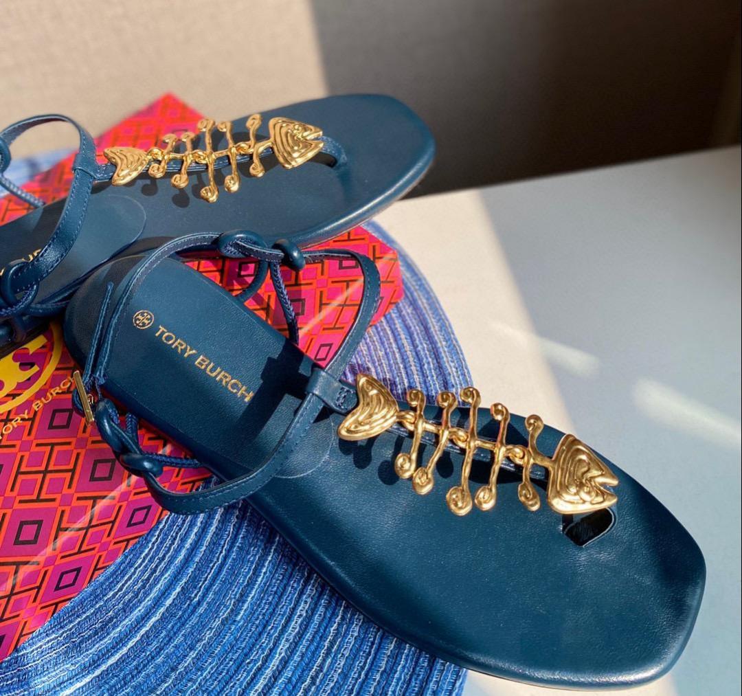 Tory Burch Capri Fish Sandal, 女裝, 鞋, Loafers - Carousell