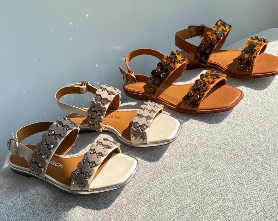 Tory burch delaney 2025 embellished flat sandal