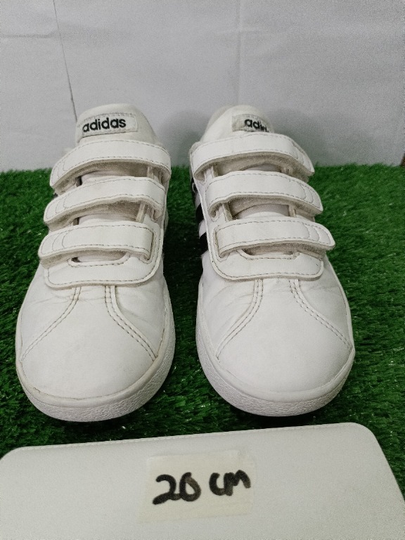 Adidas Putih Kasut Budak Size 20cm Babies Kids Others On Carousell