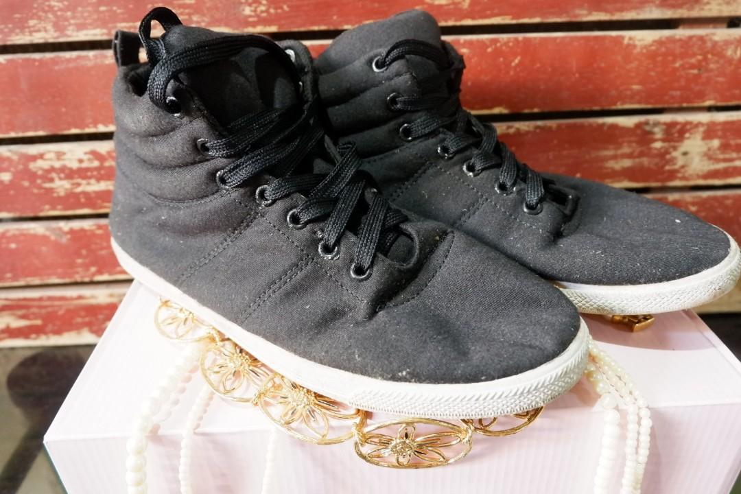 REVA Sneakers Black