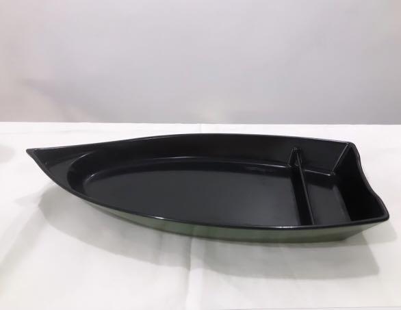 Boat-Shaped Sushi Plate Serving Dish (Category: Dinnerware & Cutlery) located in Quezon City. Submitted by prebyic (Listing ID 1083939948, Image 2). Description: * Good as new. No scratches. * Never been used; Only kept in storage * see photos for dimension * color: black/green *RFS: Moving out sale .