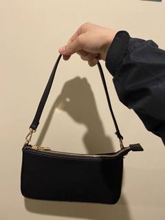 （分類：）位於 。 由 thriftinhkk 提交（商品編號 1083905670，圖片 1）。簡介： 。