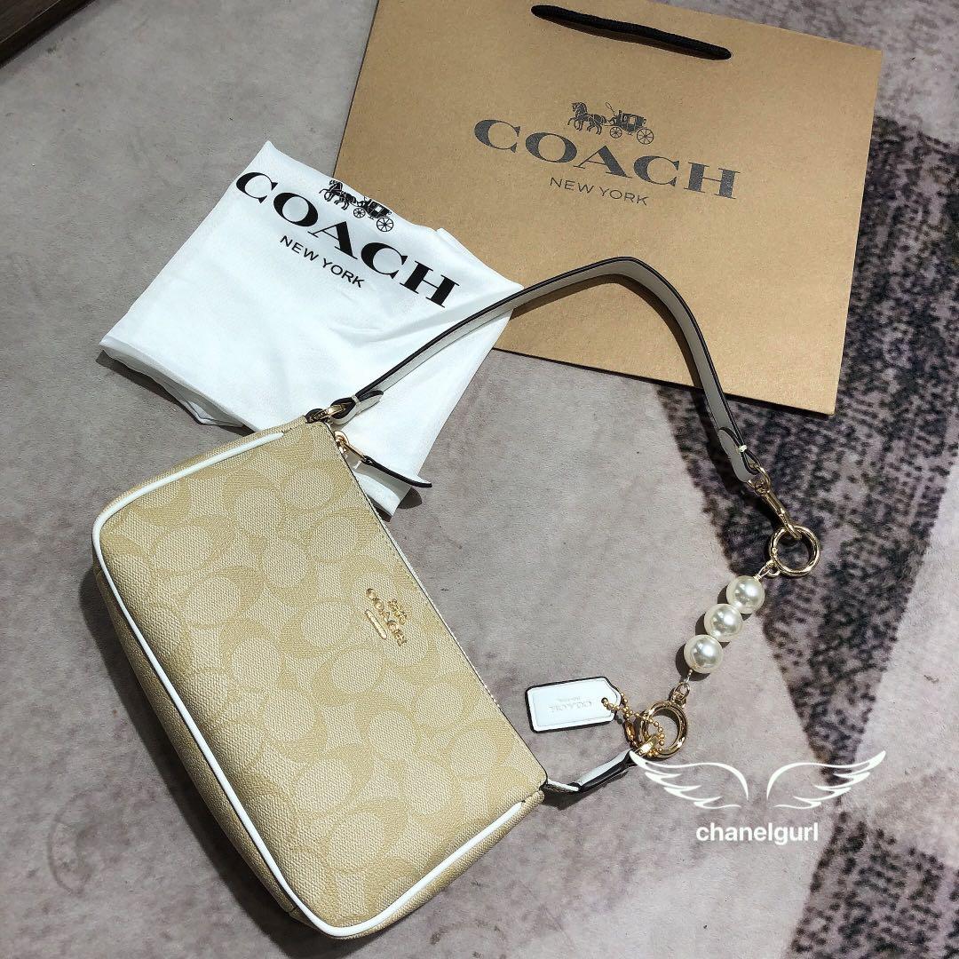 Coach Nolita 19 White Signature, Women's Fashion, Bags & Wallets, Purses &  Pouches on Carousell