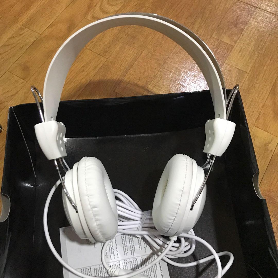 Azzaro headphones outlet