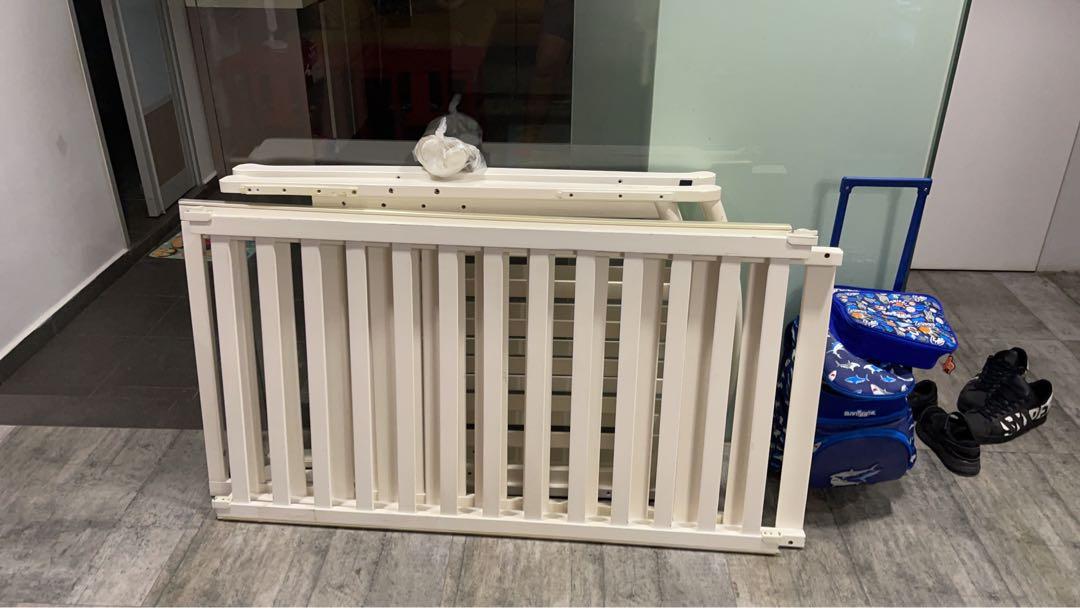 Dismantle baby cot, Babies & Kids, Baby Nursery & Kids Furniture, Cots