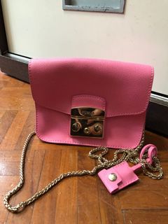 （分類：）位於 。 由 sellingstuff322 提交（商品編號 1083916491，圖片 1）。簡介： 。