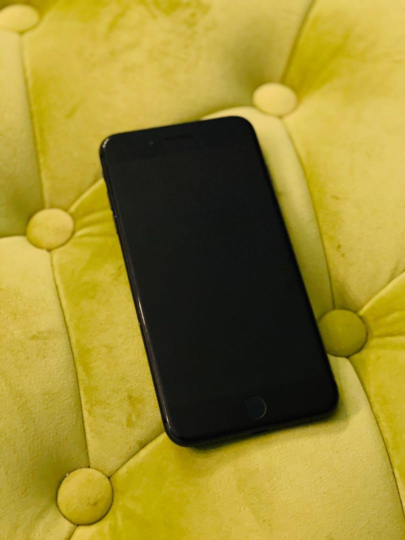 Iphone 8plus 256gb (Category: iPhone 8 Series) located in Makati City. Submitted by arjayv (Listing ID 1084026660, Image 2). Description: In very good condition. No issues. Complete with box. Battery health - 83%.