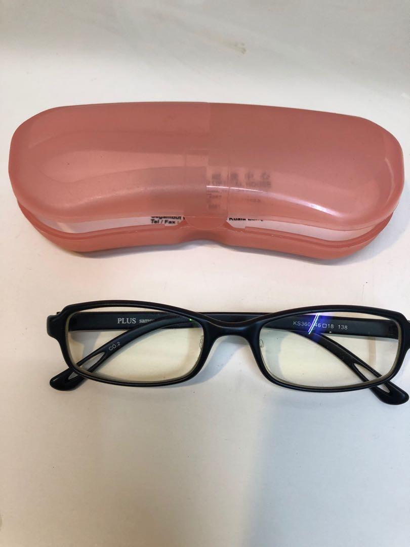 Kids spectacles frames (Category: Others) located in Kuala Lumpur. Submitted by maddendesign (Listing ID 1083992749, Image 1). Description: Frames are in very good used condition. Add a new pair of lenses and it will be perfect. .