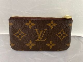 (Category: ) located in . Submitted by luxlabels (Listing ID 1083946115, Image 1). Description: .