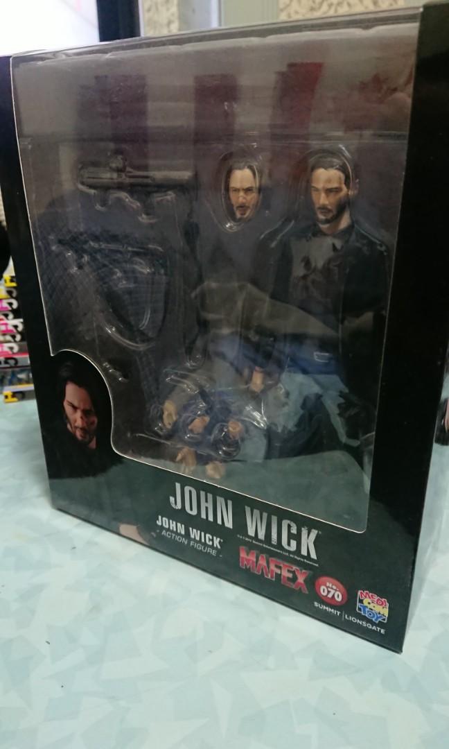 Mafex John Wick 1 0 No70 殺神捍衛任務 興趣及遊戲 玩具 遊戲類 Carousell