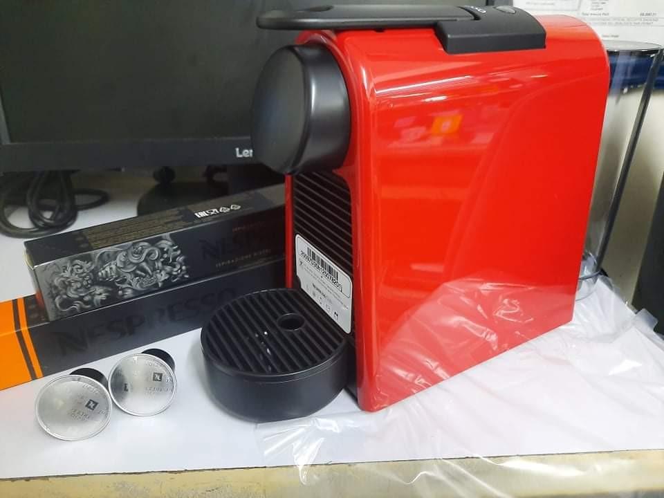 Nespresso Essenza Mini With Frother And 1 Box Starbucks Pods Tv Home Appliances Kitchen Appliances Coffee Machines Makers On Carousell