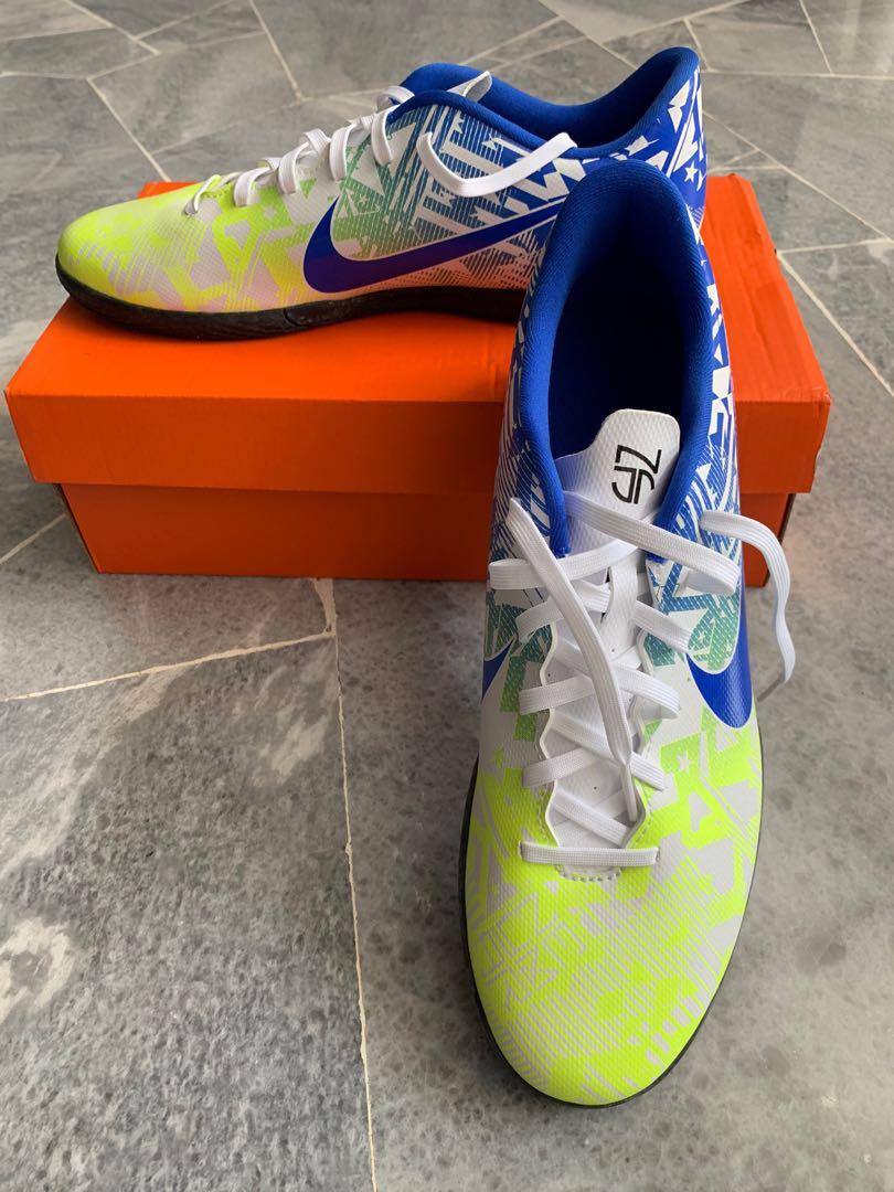 Futsal outlet shoe brands