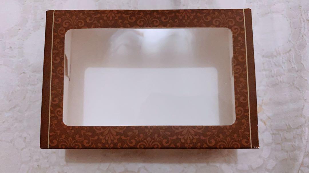 Pastry Box (Chocolate color) (Category: Bakeware) located in Manila. Submitted by sofiatanya (Listing ID 1083886331, Image 1). Description: 4x6x2 size. Take all for 600 60pcs. Mali ng size na nabili. Color chocolate ang kulay ng box. .