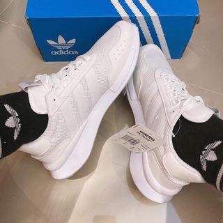 (Category: ) located in . Submitted by brandedonfleek (Listing ID 1083895478, Image 1). Description: .
