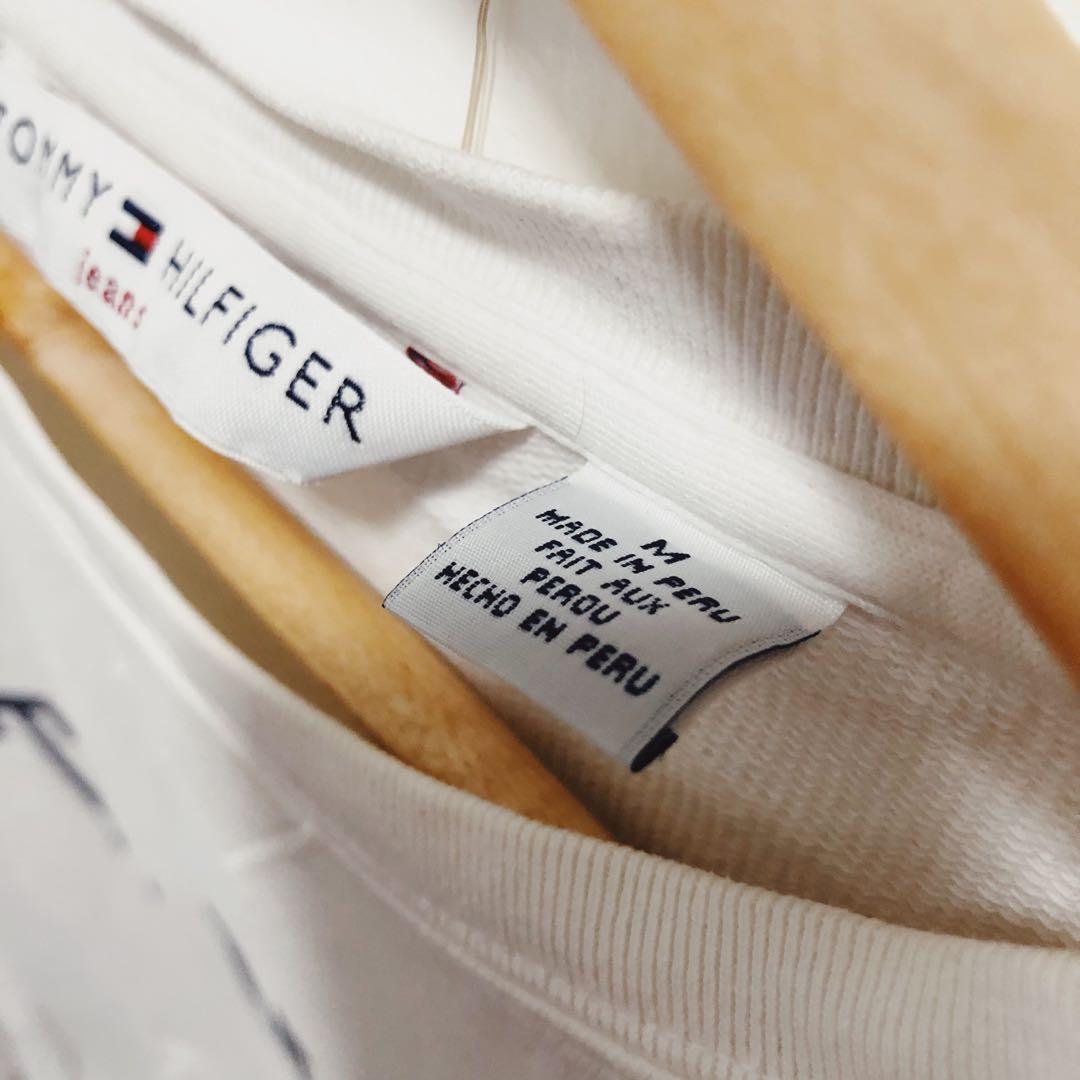 Tommy Hilfiger sweatshirt (Peru) (Category: Coats, Jackets and Outerwear) located in Binan City. Submitted by puhon (Listing ID 1083996581, Image 3). Description: Bust: 37” Length: 24.5” Issue: MOP: GCash, Maya, BPI, or Shopee checkout .