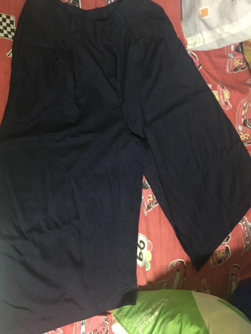Bundle Terno sale Uniqlo & Zara (Category: Other Bottoms) located in Angeles City. Submitted by febheart (Listing ID 1083989292, Image 3). Description: Bundle terno sale Preloved matchy matchy square pants tokong uniqlo and white zara top large size.