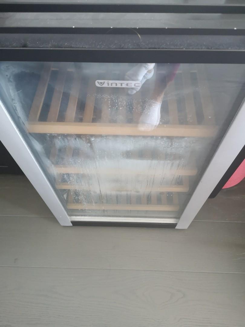 Vintec 2530 bottles wine fridge, TV & Home Appliances, Kitchen