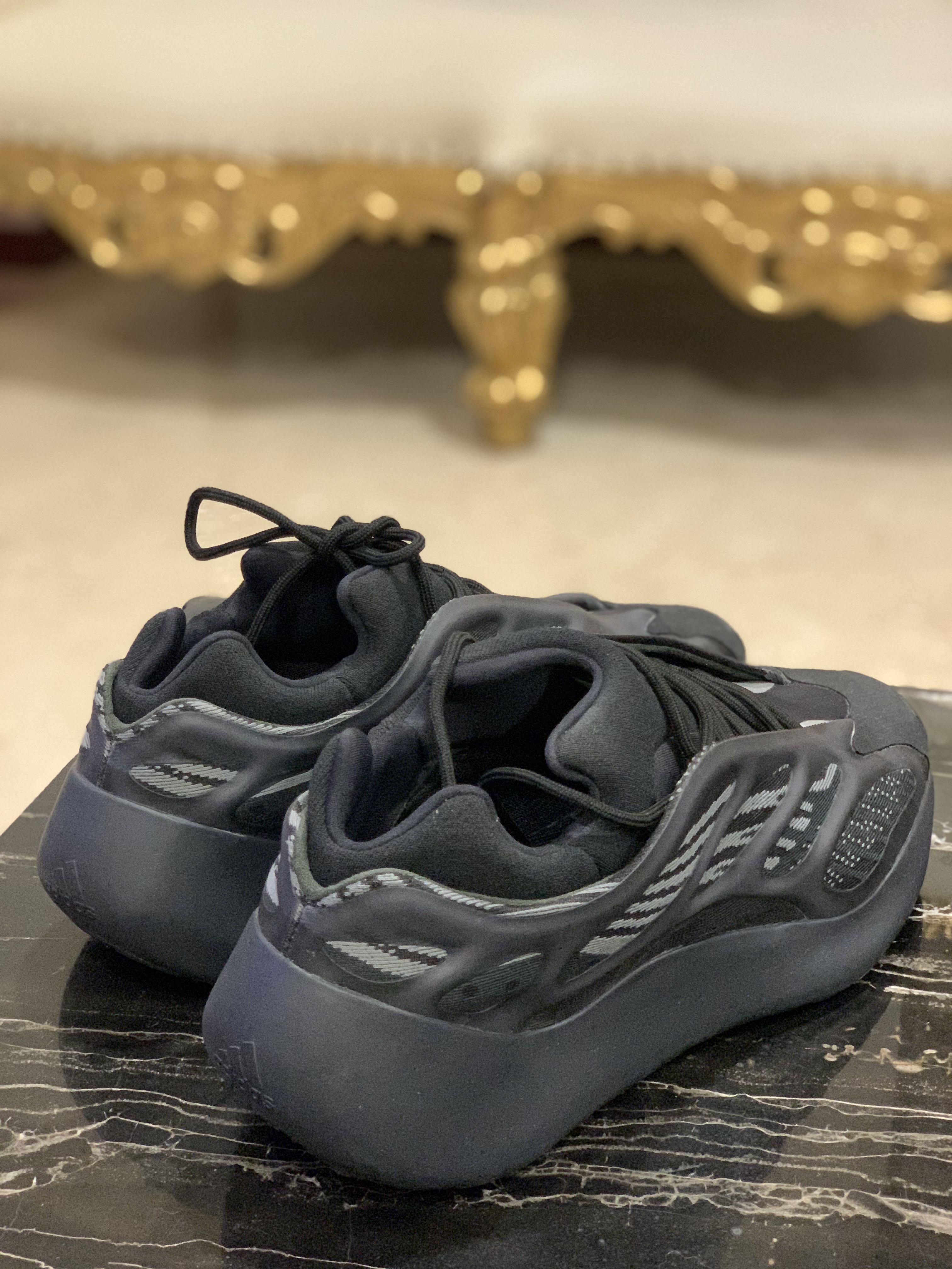 Cheapest hotsell yeezy 700