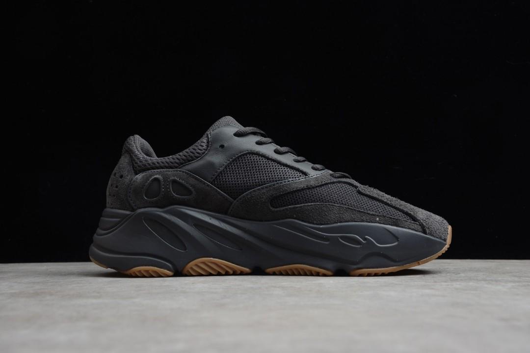 Adidas Yeezy Boost 700
