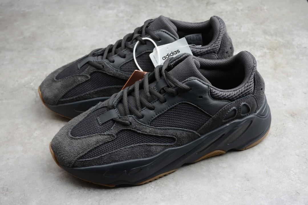 Adidas Yeezy Boost 700