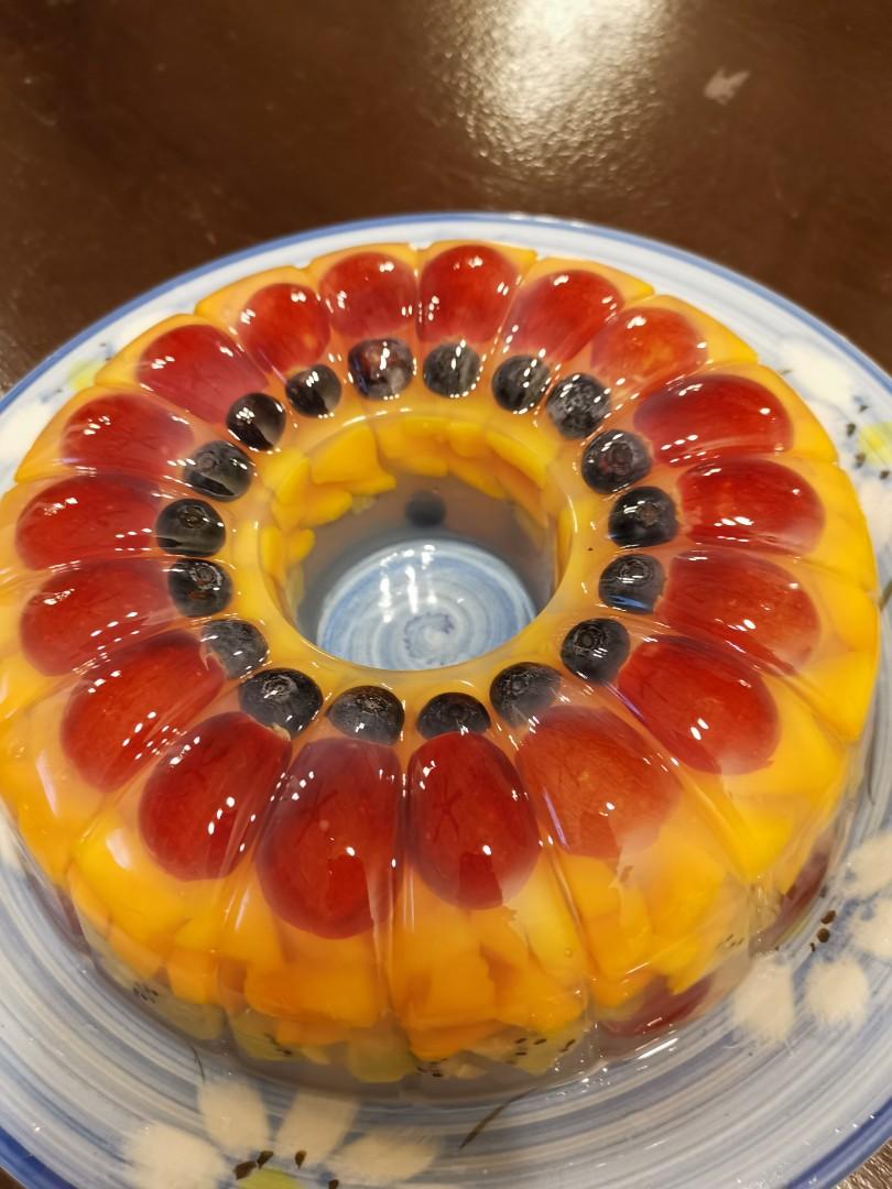 Fruit cakes: Luxurious Jelly Fruit Cake