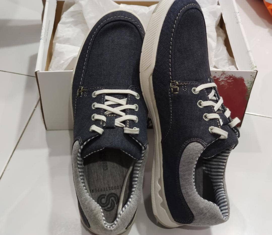 Clarks Step Isle Lace shoes Men s Fashion Footwear Sneakers on Carousell