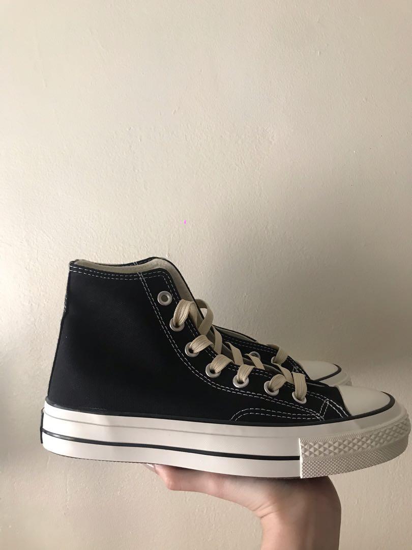 Converse 70s Black High Cut w Beige shoelaces