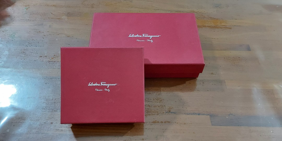 ferragamo belt box