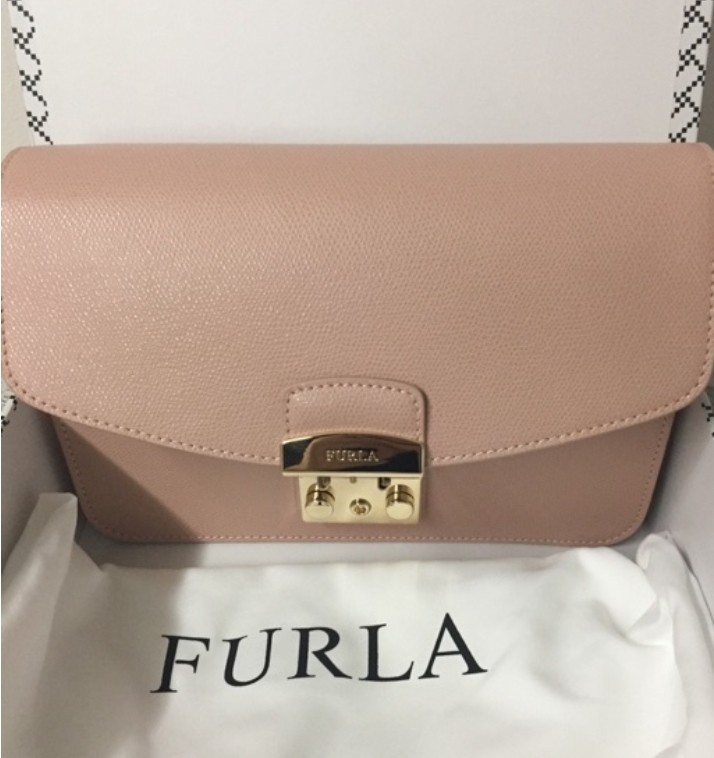 Furla Metropolis Shoulder Bag, Women's Fashion, Bags & Wallets