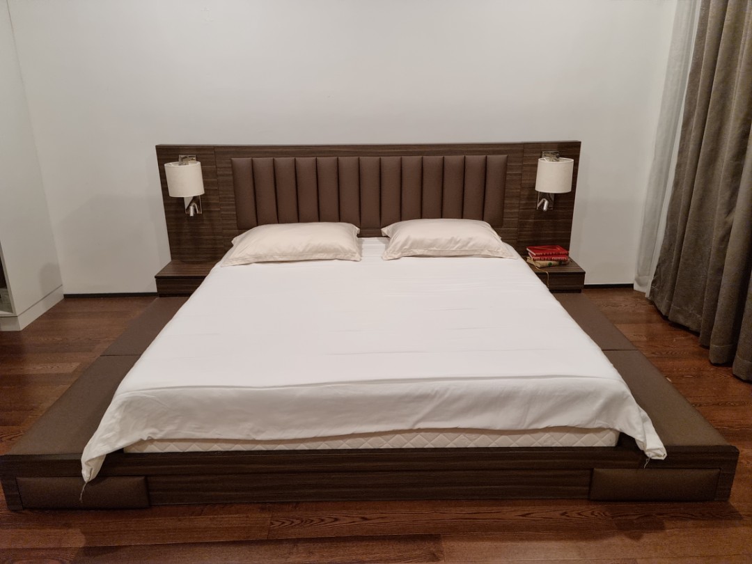 Luxury KING SIZE BED FRAME JAPANESE STYLE + HOTEL MATTRESS, Furniture