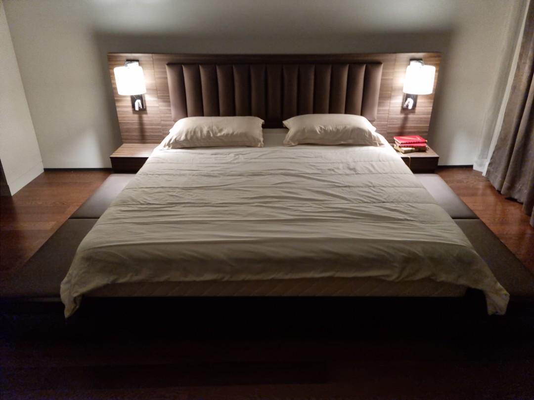 Luxury KING SIZE BED FRAME JAPANESE STYLE + HOTEL MATTRESS, Furniture