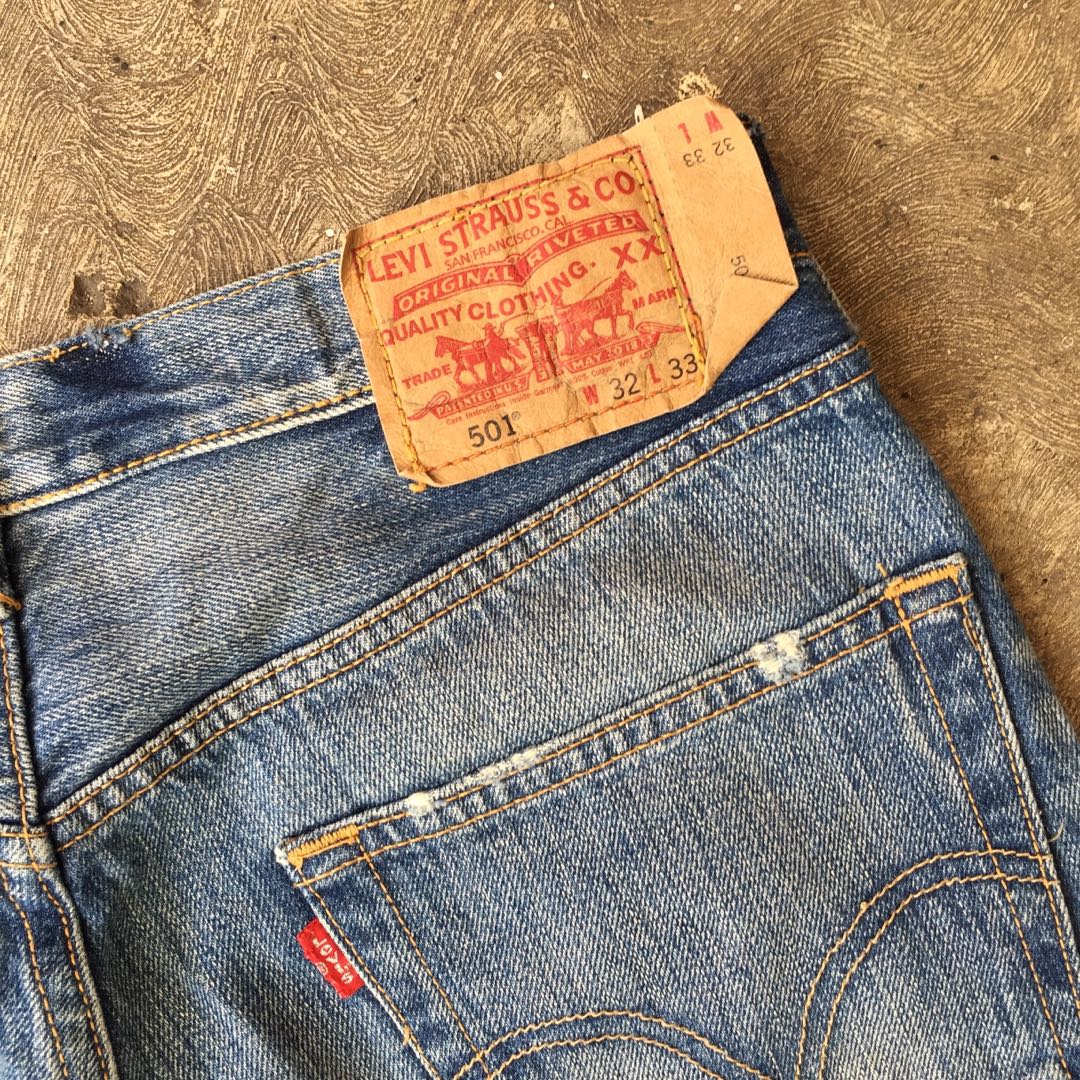 Levis 501 (size 32 ft 30), Fesyen Pria, Pakaian , Bawahan di Carousell