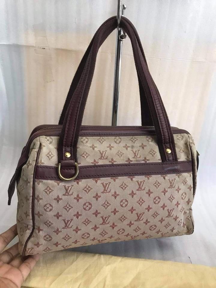 LOUIS VUITTON Tennis bag in monogrammed canvas and nat…