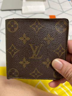 Louis Vuitton Monogram Bi- fold wallet