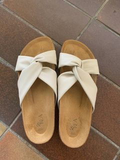 (Category: ) located in . Submitted by sg.premium.clothing (Listing ID 1084188483, Image 1). Description: .