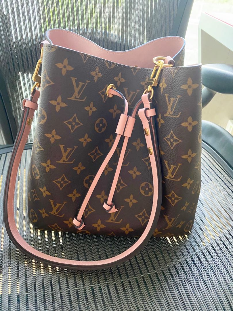 RARE Vintage Louis Vuitton Bucket Bag Small PM Monogram, Luxury, Bags &  Wallets on Carousell