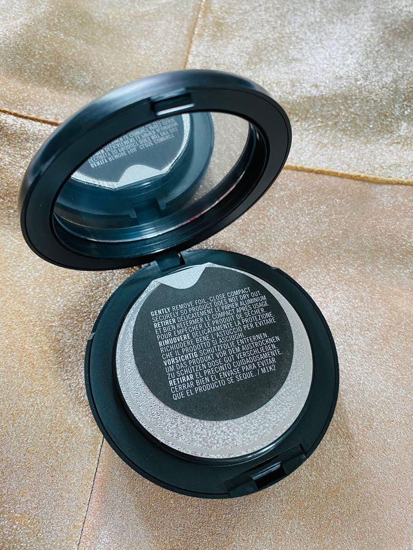 MAC Mineralize cushion foundation spf 15 NC45 (Category: Makeup) located in Manila. Submitted by trendystash (Listing ID 1084145343, Image 2). Description: Shade: NC45.