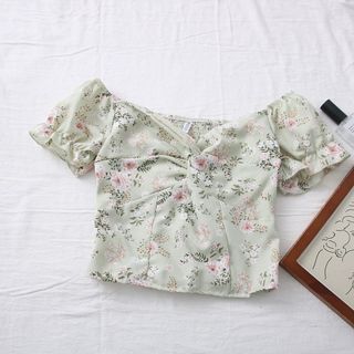 (Category: ) located in . Submitted by Yin_Closet (Listing ID 1084206936, Image 1). Description: .