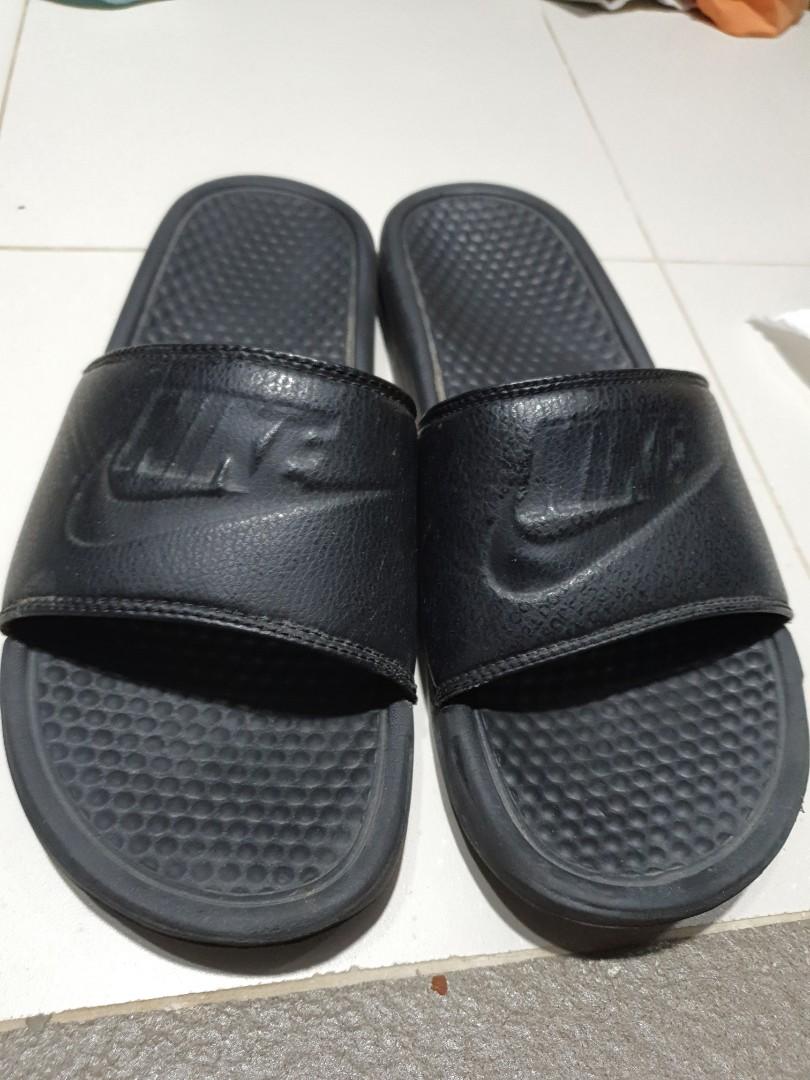 All black nike benassi sales