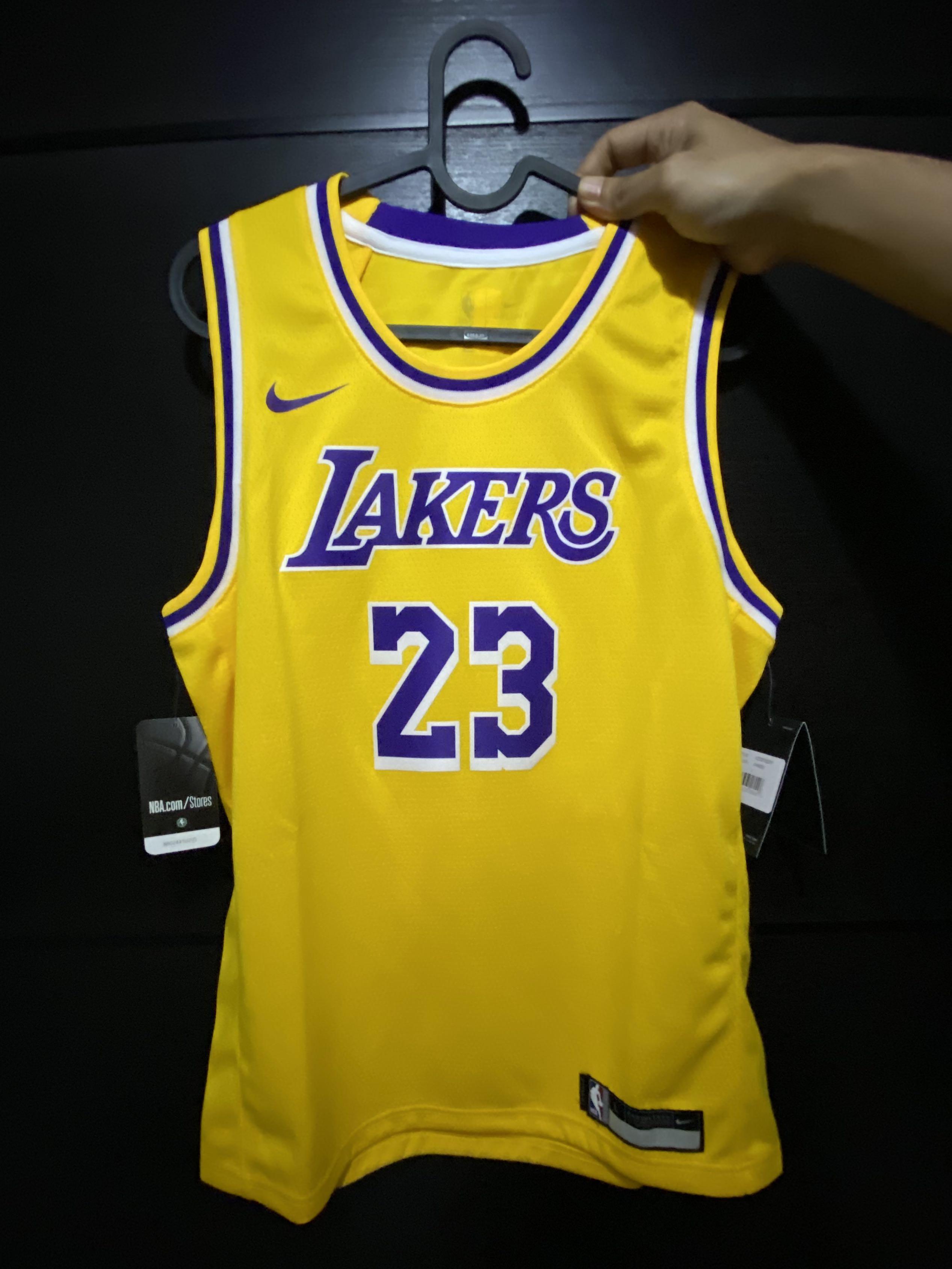 Nike Los Angeles LA Lakers Lebron James #23 Graphic Dri-Fit T-Shirt Yo –  Shop Thrift World