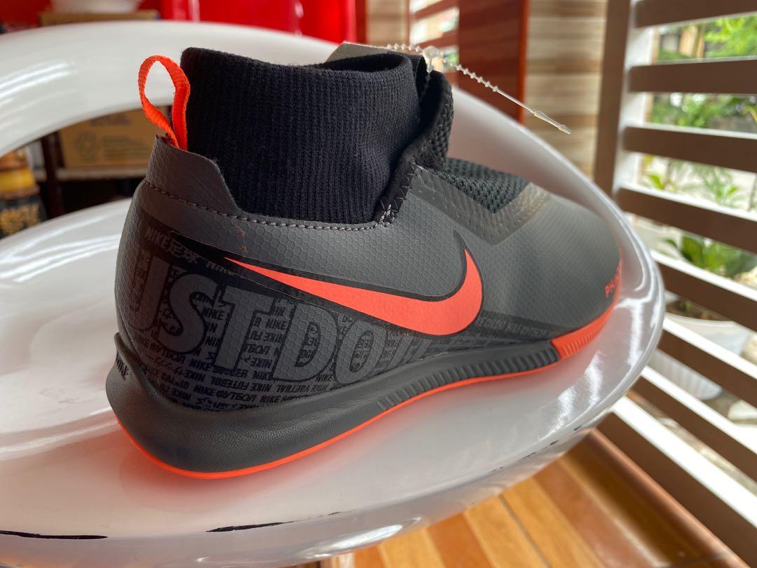 Nike Phantom Vision Academy Dynamic Fit US 5.5' 100% original (Category: Sneakers) located in Cabuyao City. Submitted by nicoleecloset (Listing ID 1084115127, Image 3). Description: -Nike Phantom Vision Academy Dynamic Fit IC แท้มือ1 Visit ฿3,390.00 THB* · In stock · Brand: Nike(ไนกี้) -Nike Phantom Vision Academy Dynamic Fit IC , -ให้สัมผัสแม่นยำเพื่อคว้าชัยในสนามขนาดเล็กทุกเกมที่ลงแข่ง ด้วยระบบร้อยเชือกรองเท้า Ghost Lace .. .