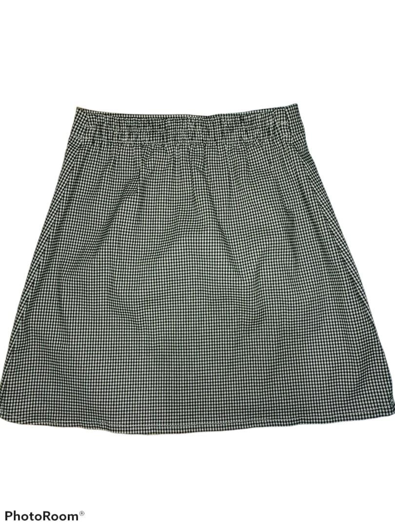 Plaid A-line Korean Skirt (Category: Skirts) located in San Fernando. Submitted by eellies (Listing ID 1084151153, Image 2). Description: - fits xs to semi-medium - waist: 24-30 (garterized at the back) - length: 16 in - with buttons deets.