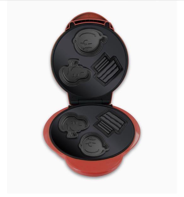 snoopy waffle maker