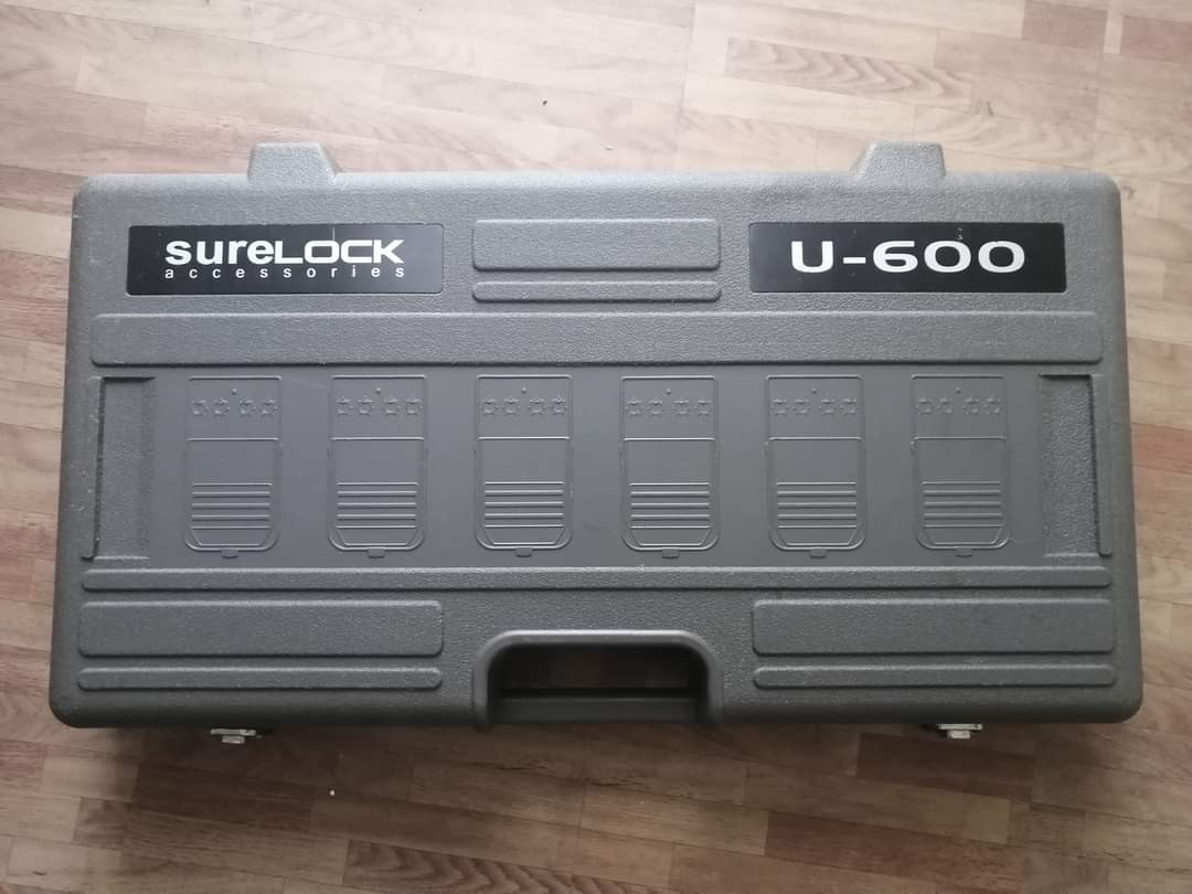 Surelock U600 Pedalboard, Hobbies & Toys, Music & Media, Musical